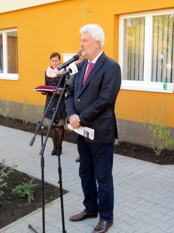 Átadták a felújított felnőtt háziorvosi rendelőt 19